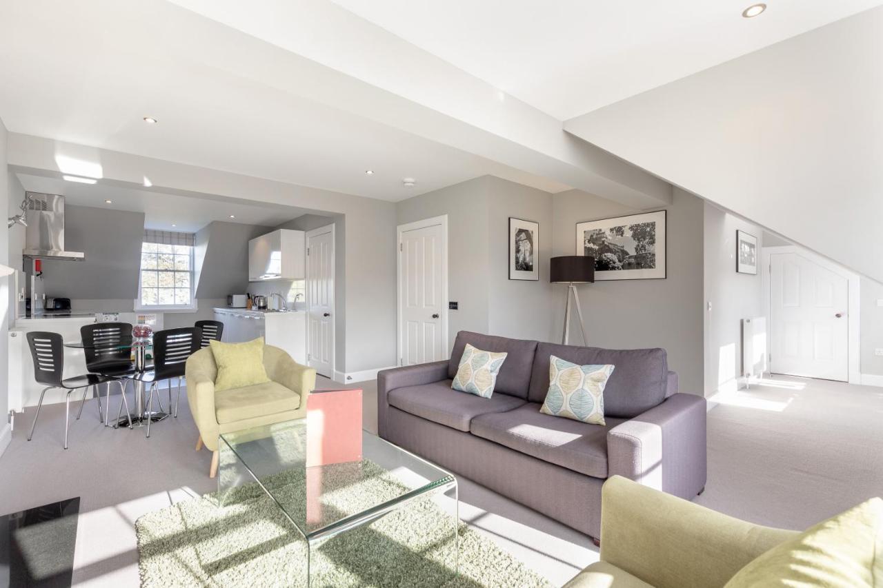 Classic One-Bedroom Apartment,1024970092:JPEG