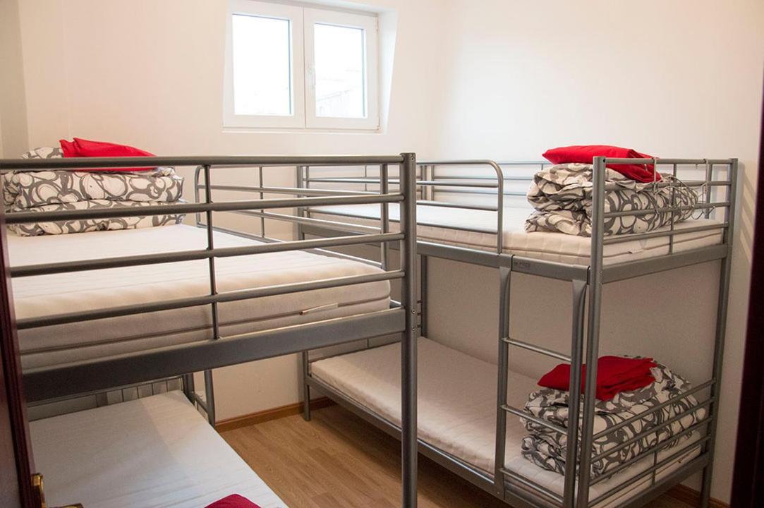 Bed Male Dormitory Room,1057248388:JPEG