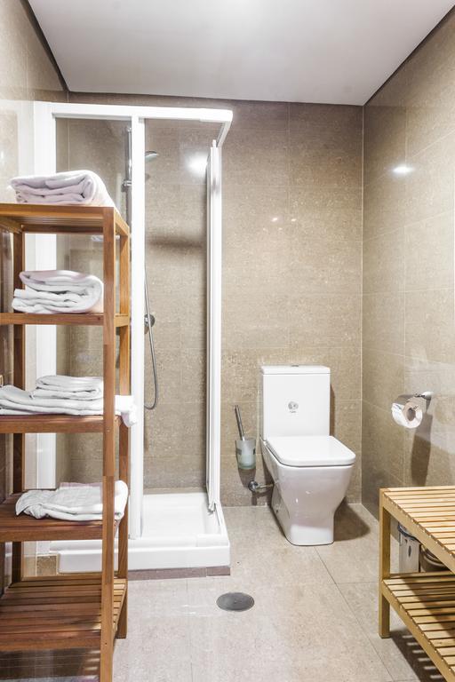 Two-Bedroom Apartment (6 Adults),215818940:JPEG