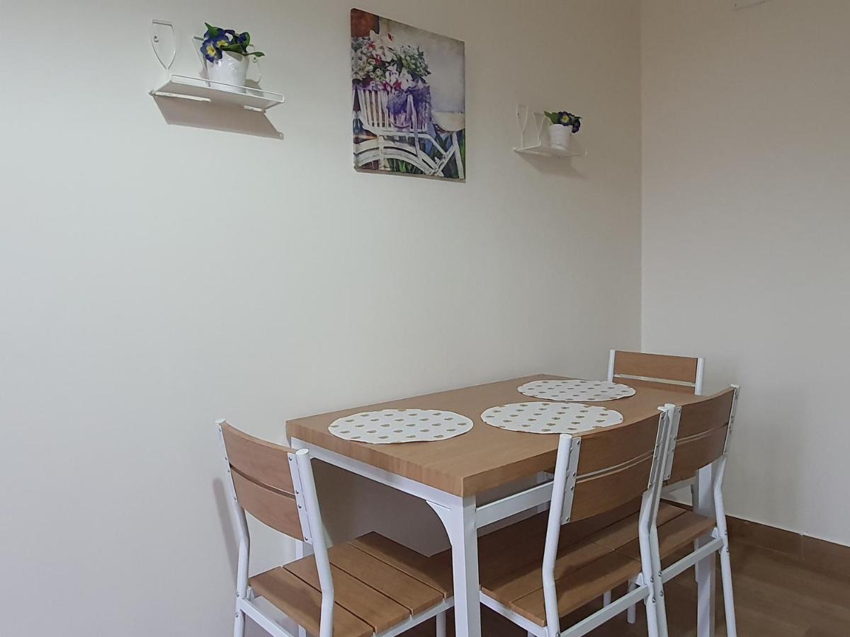 One-Bedroom Apartment,1106782461:JPEG