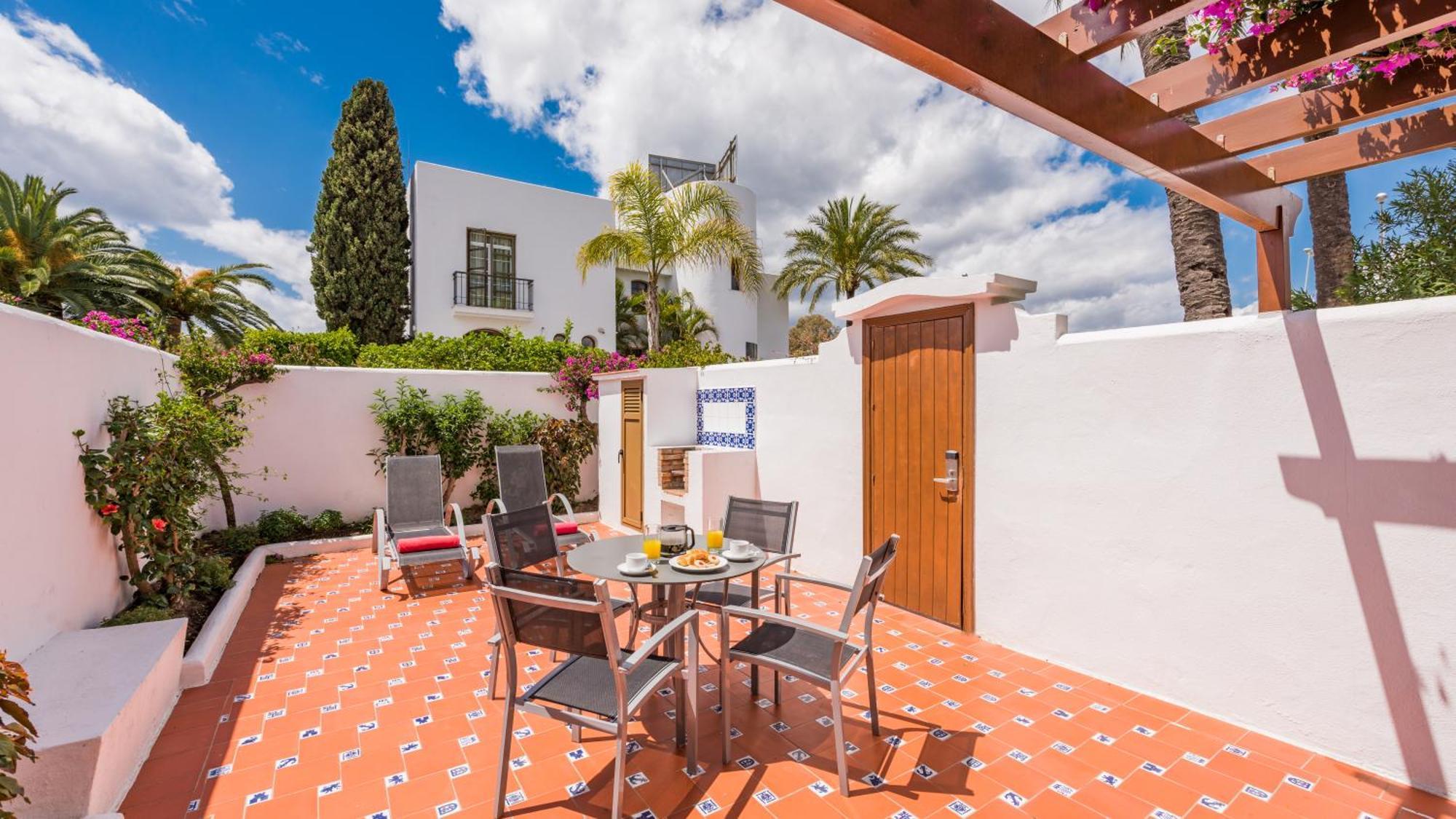 Superior One-Bedroom Apartment with Terrace