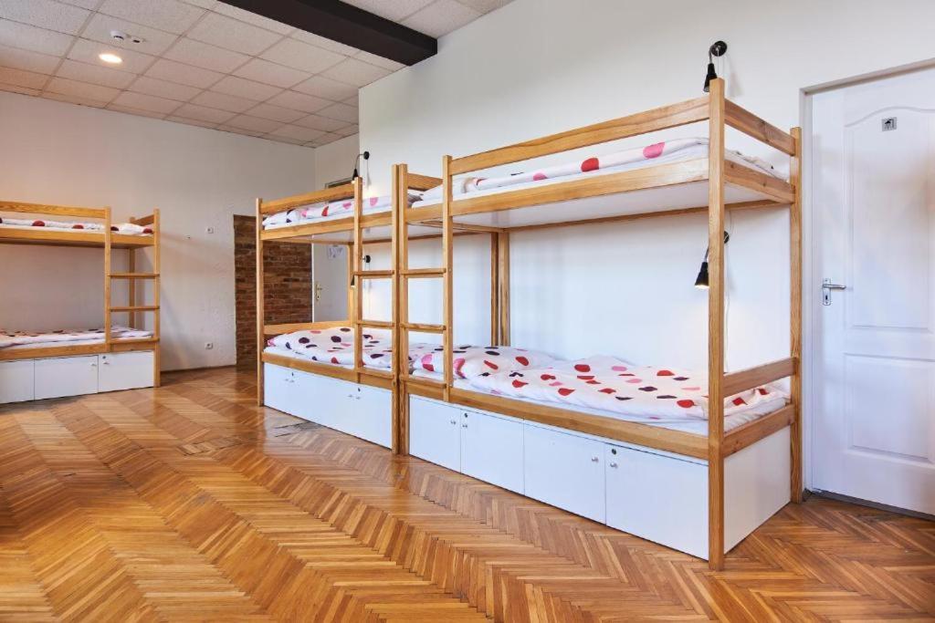 Bed in 6-Bed Mixed Dormitory Room
