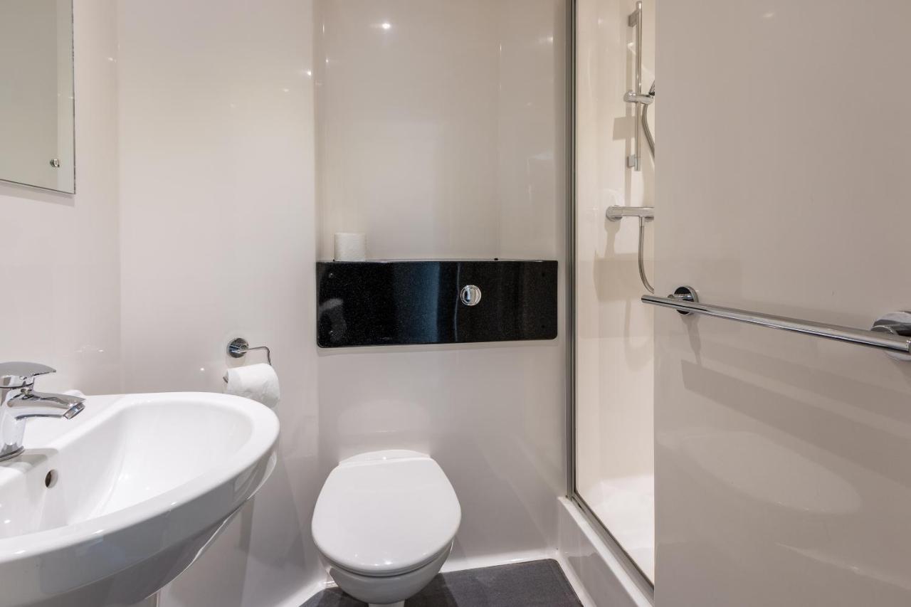 Double Room Private Bathroom