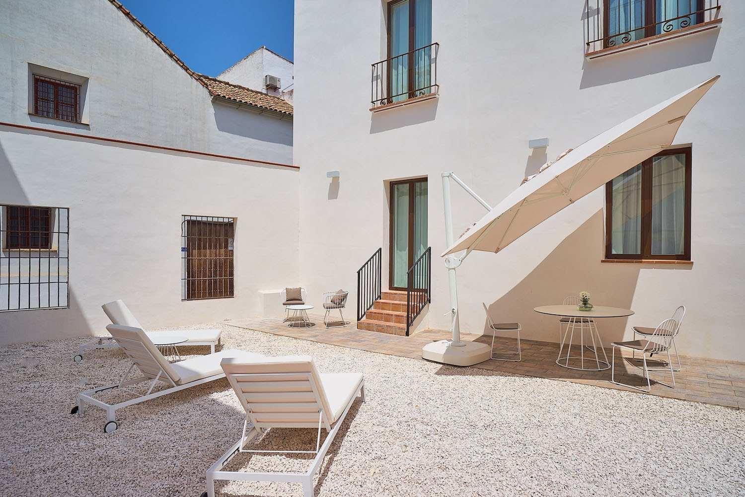 Apartamento de 2 dormitorios con patio