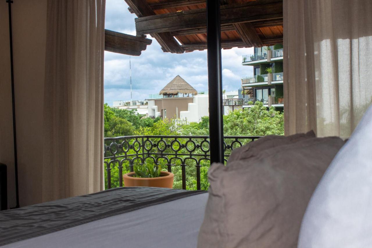 Master Suite Jacuzzi Balcony City Views