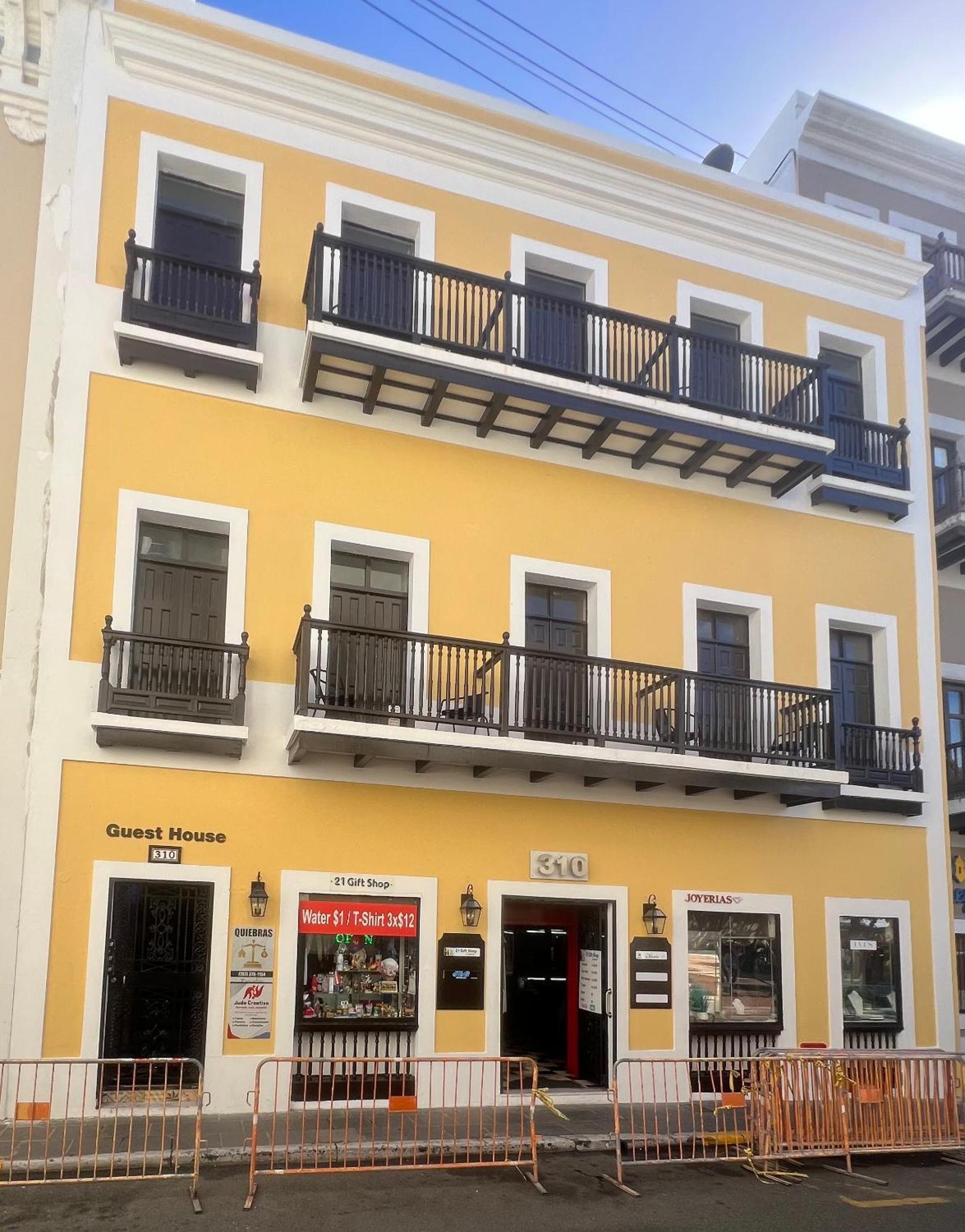 Suite#PH-1 (With Terrace)