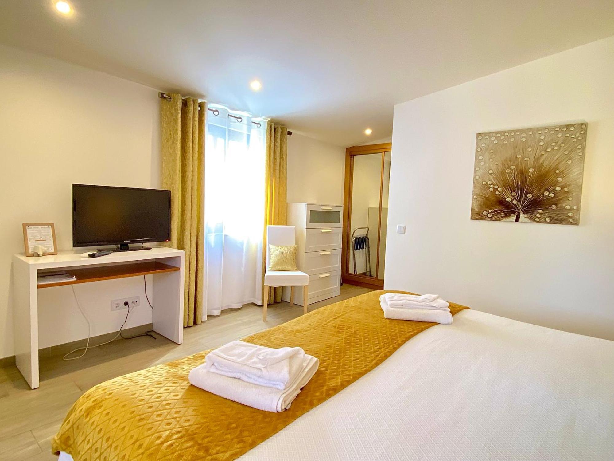 Deluxe Double or Twin Room
