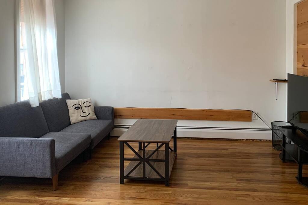 One-Bedroom Apartment,1585437822:JPEG