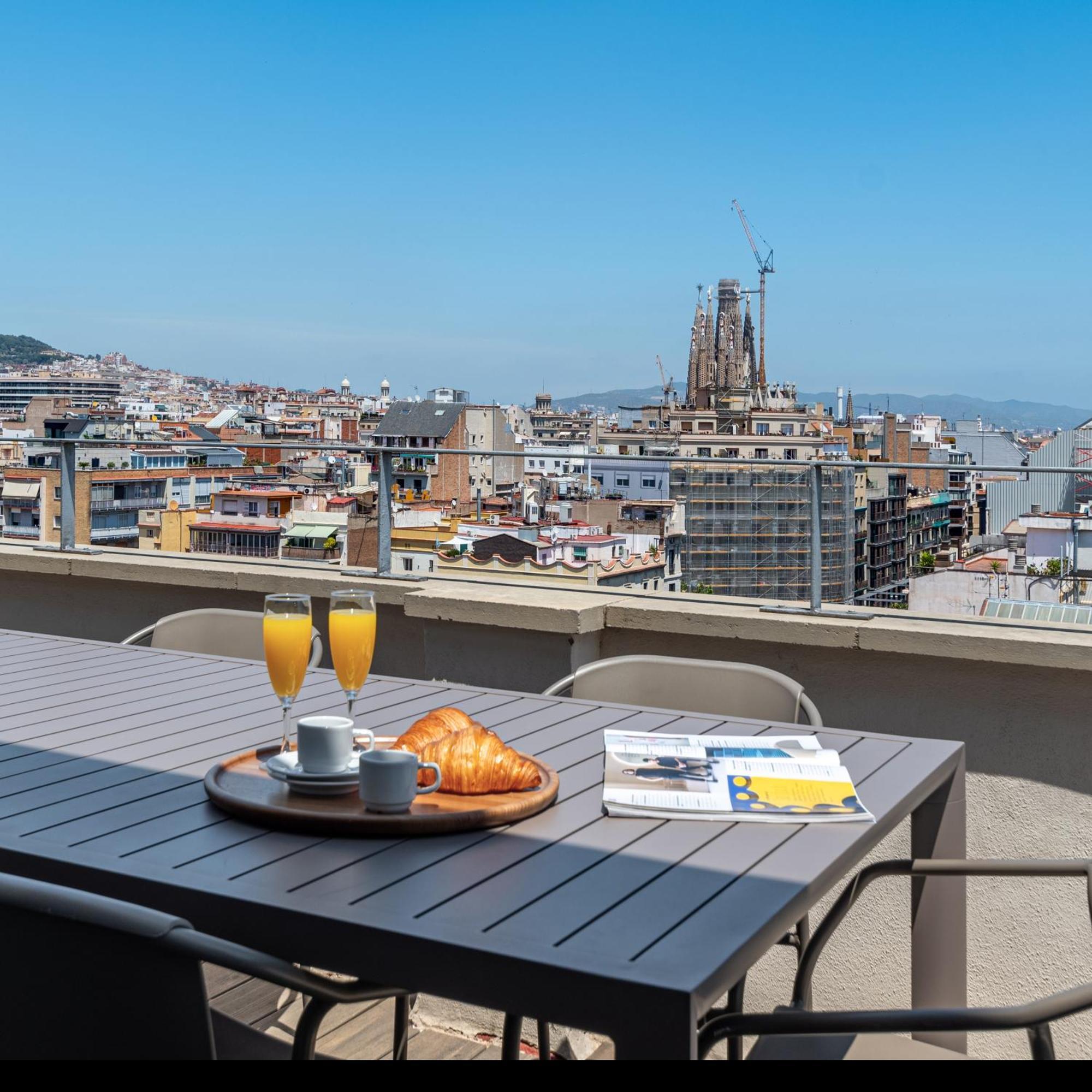 Appartamento Attico con 3 Camere da Letto e Terrazza
