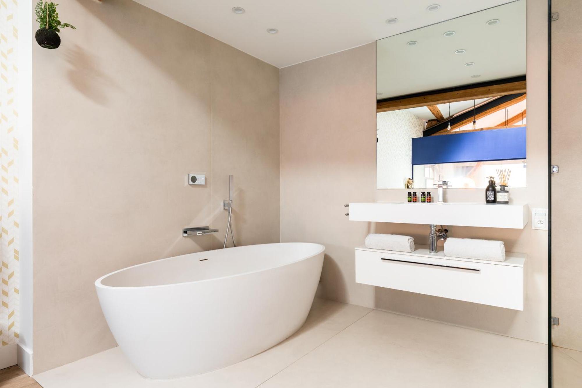 Mini-loft, Bath & view City-center,1598981909:JPEG