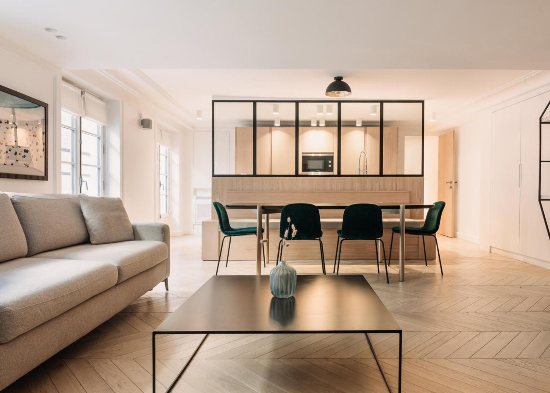 Two-Bedroom Apartment 2m10 celling