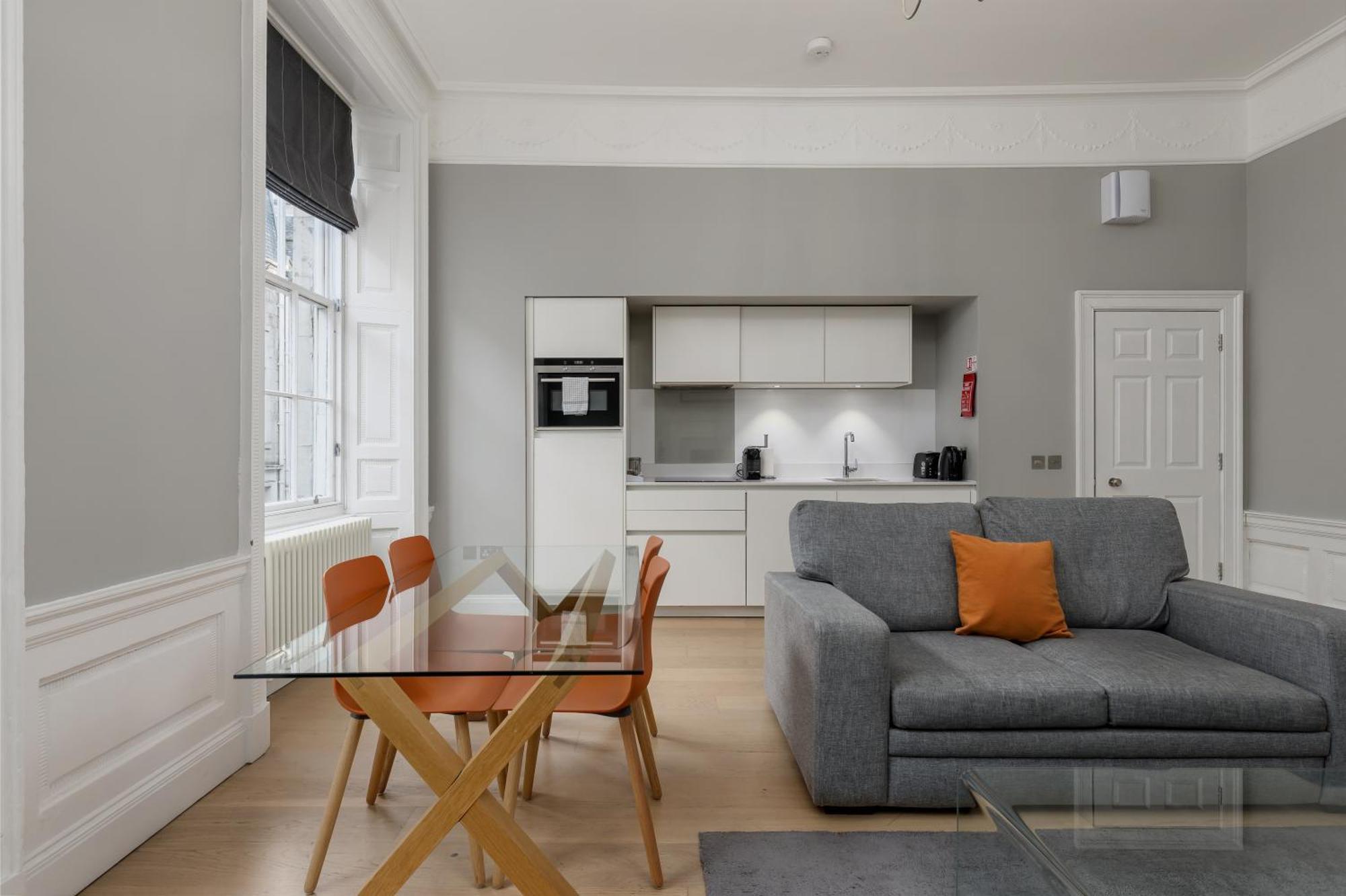 Superior One-Bedroom Apartment