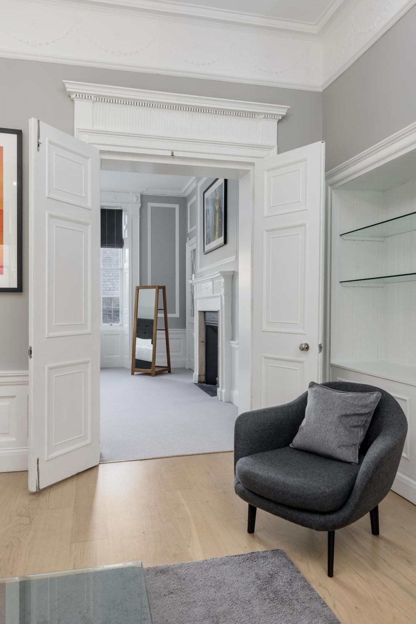 Superior One-Bedroom Apartment