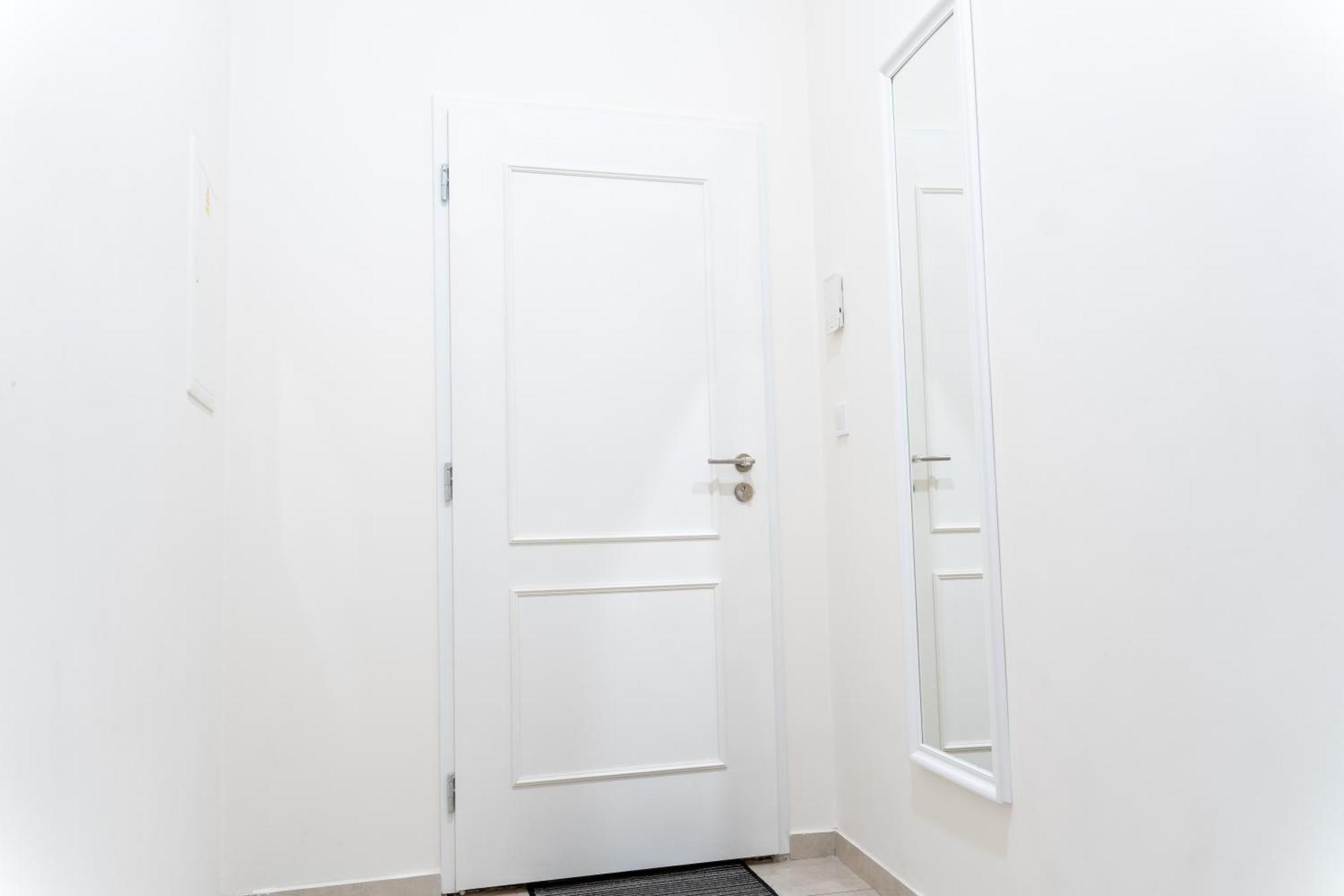 Spacious Studio with Kitchen