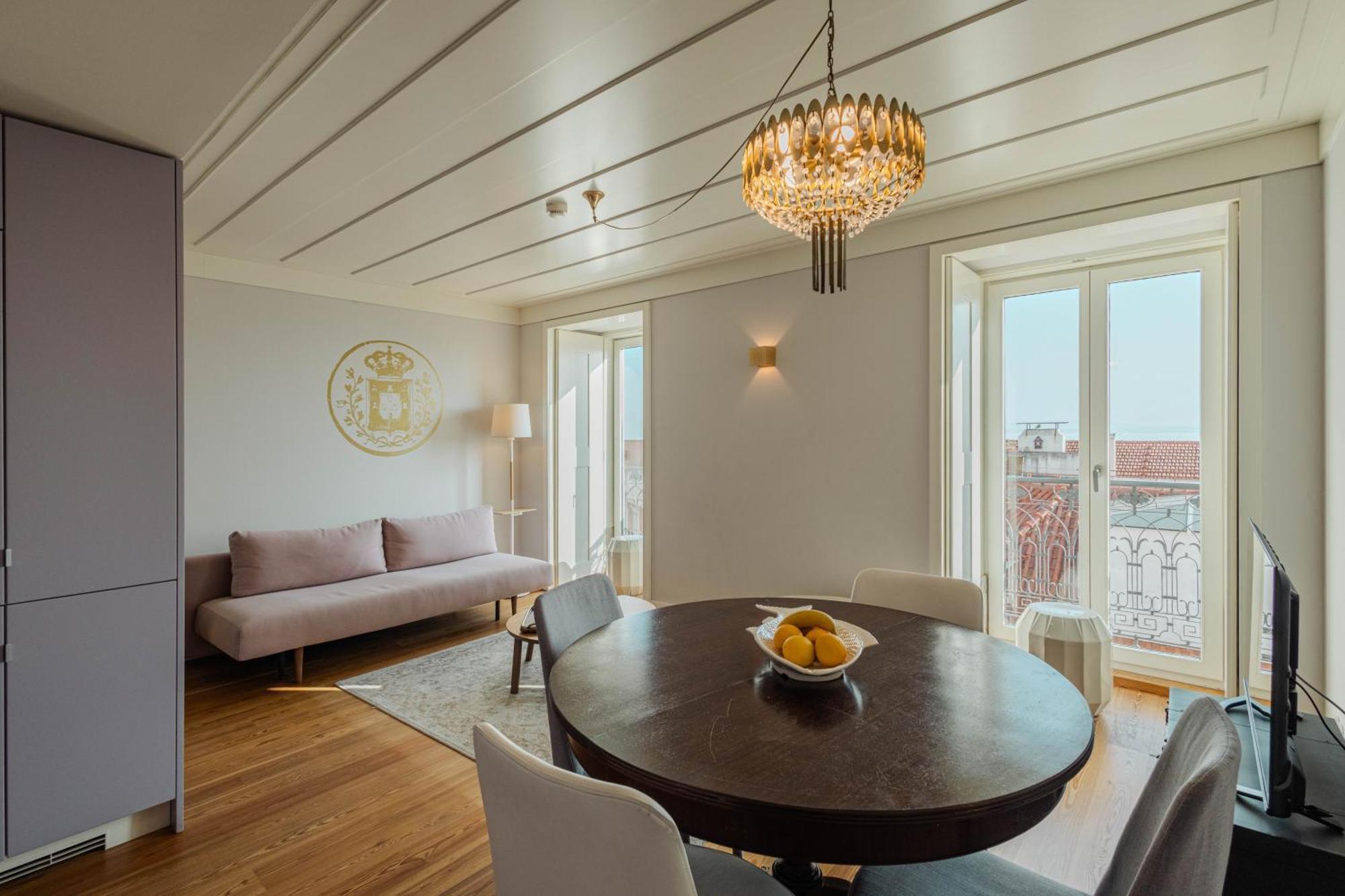 Superior One-Bedroom Apartment
