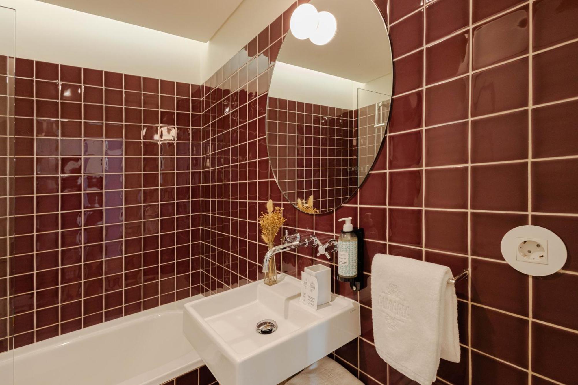 Deluxe One-Bedroom Apartment River View