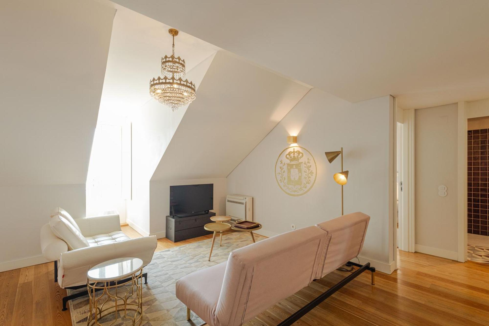Deluxe Two-Bedroom Apartment River View