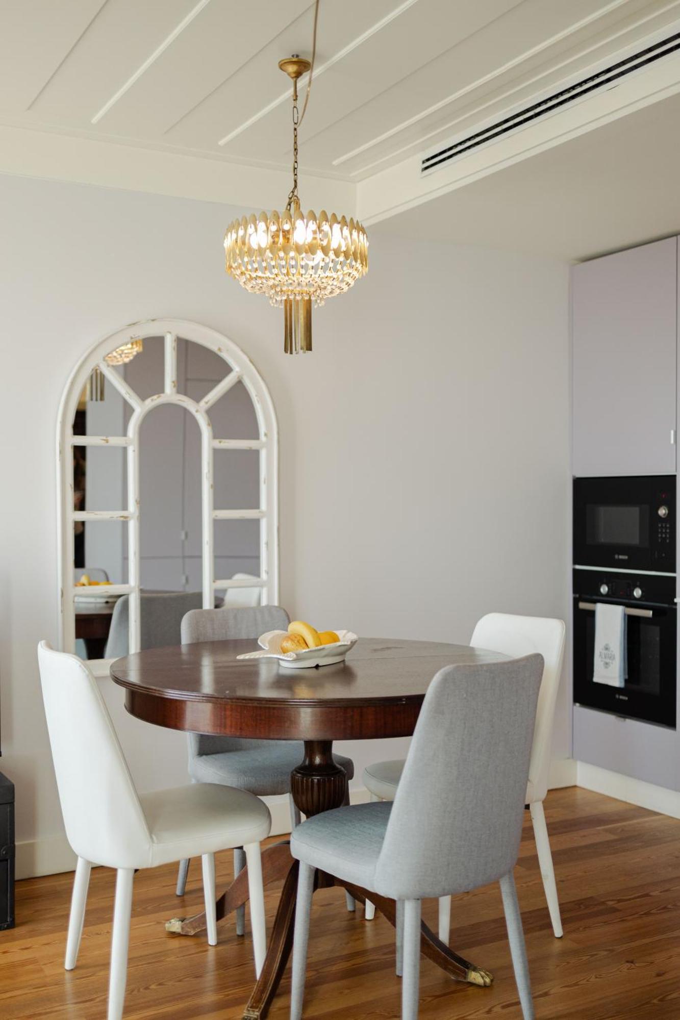 Superior One-Bedroom Apartment