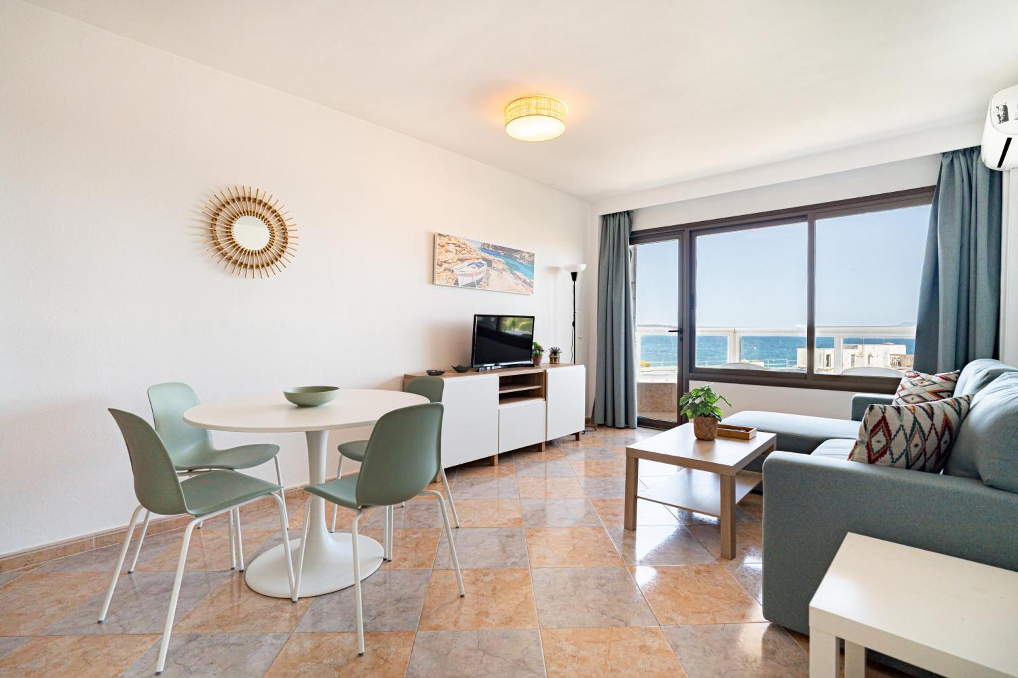Appartamento con 1 Camera da Letto, Balcone e Vista Mare