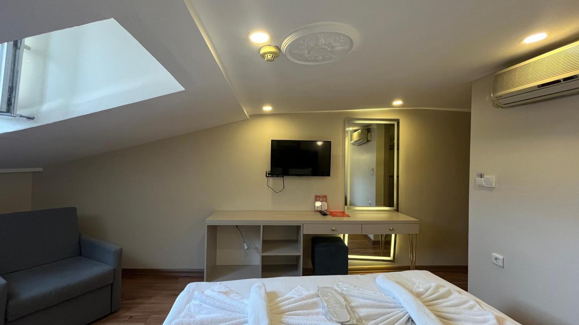 Budget Double Room,1739387826:JPEG