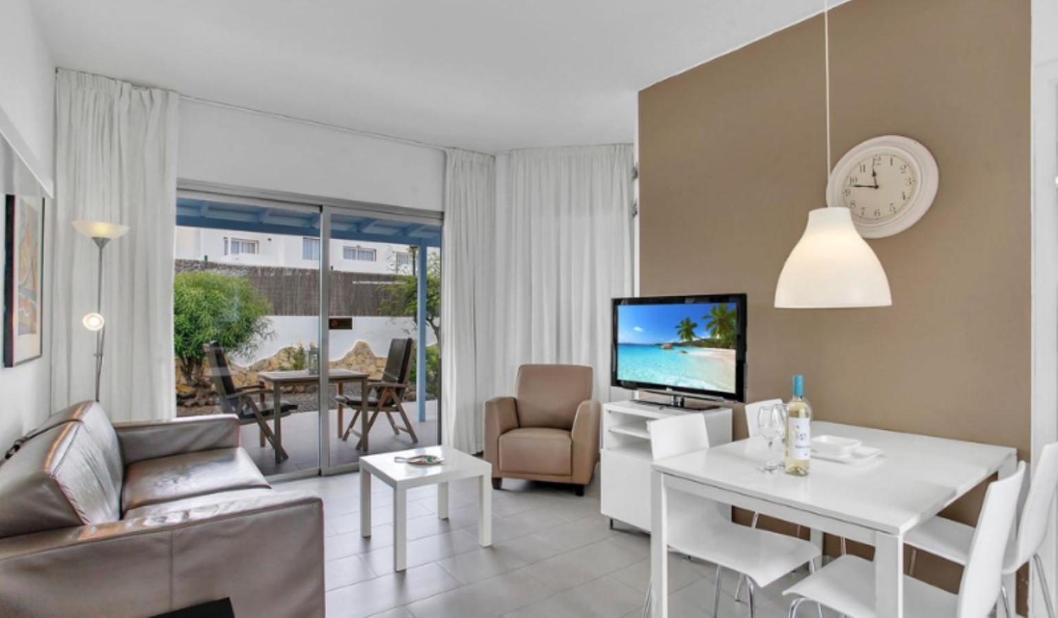 One-Bedroom Apartment Garden View