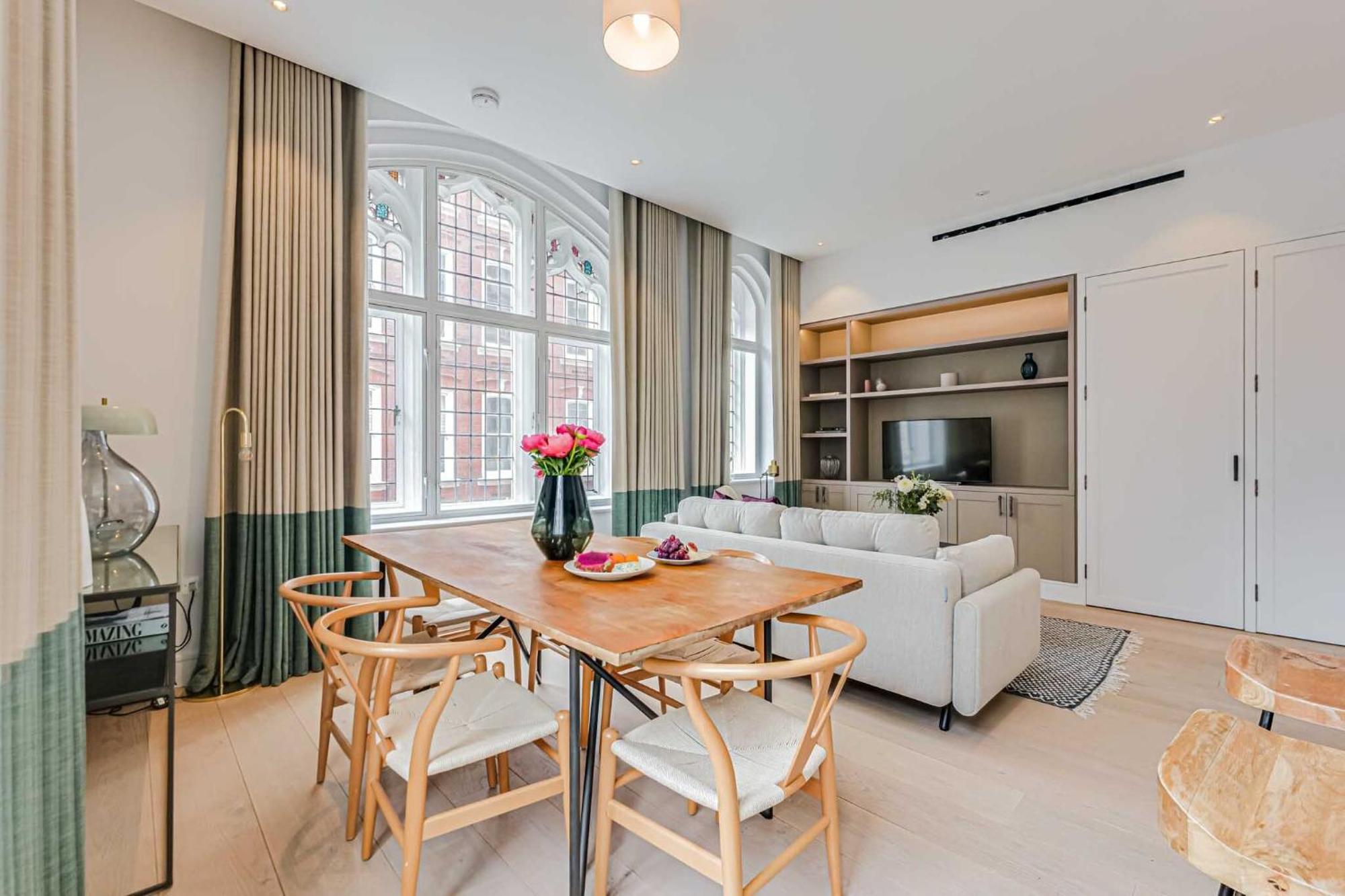 One-Bedroom Luxury Apartment
