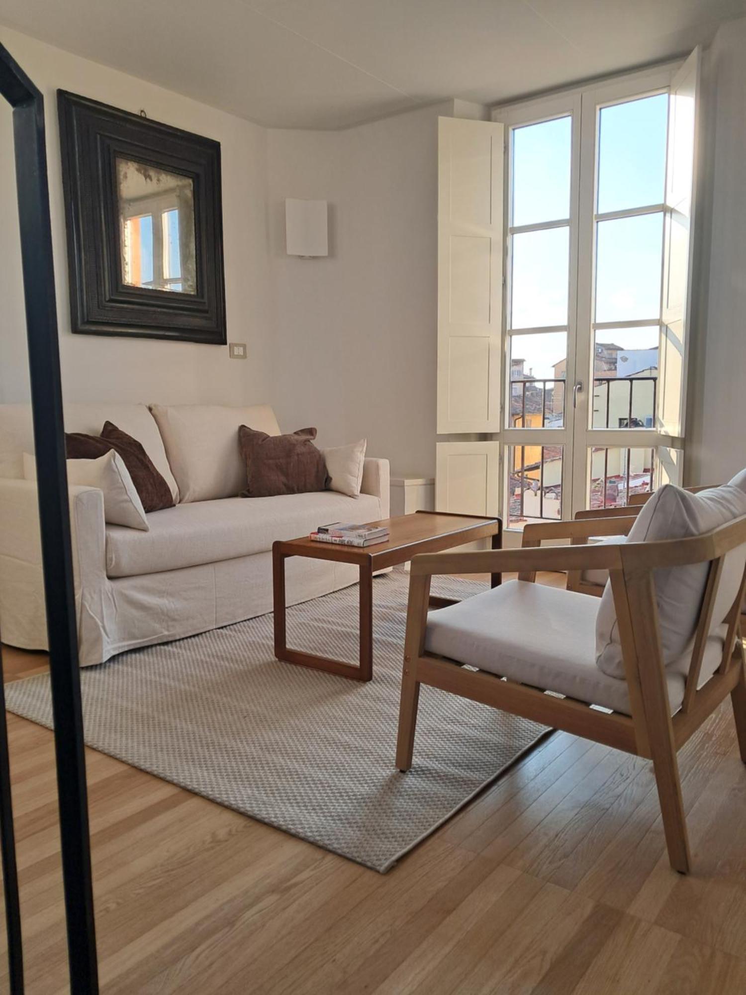 Studio Terrace Split Level