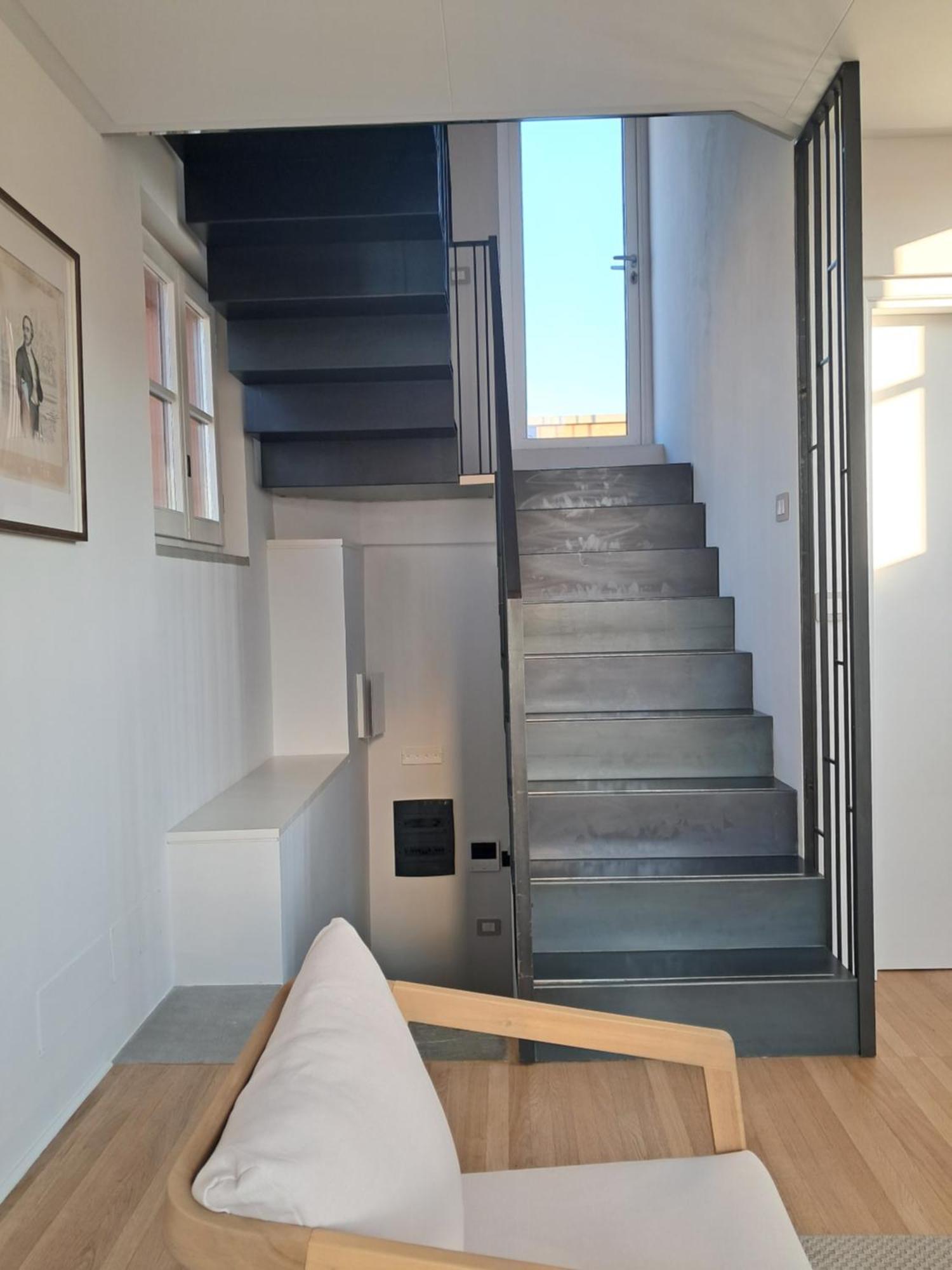 Studio Terrace Split Level