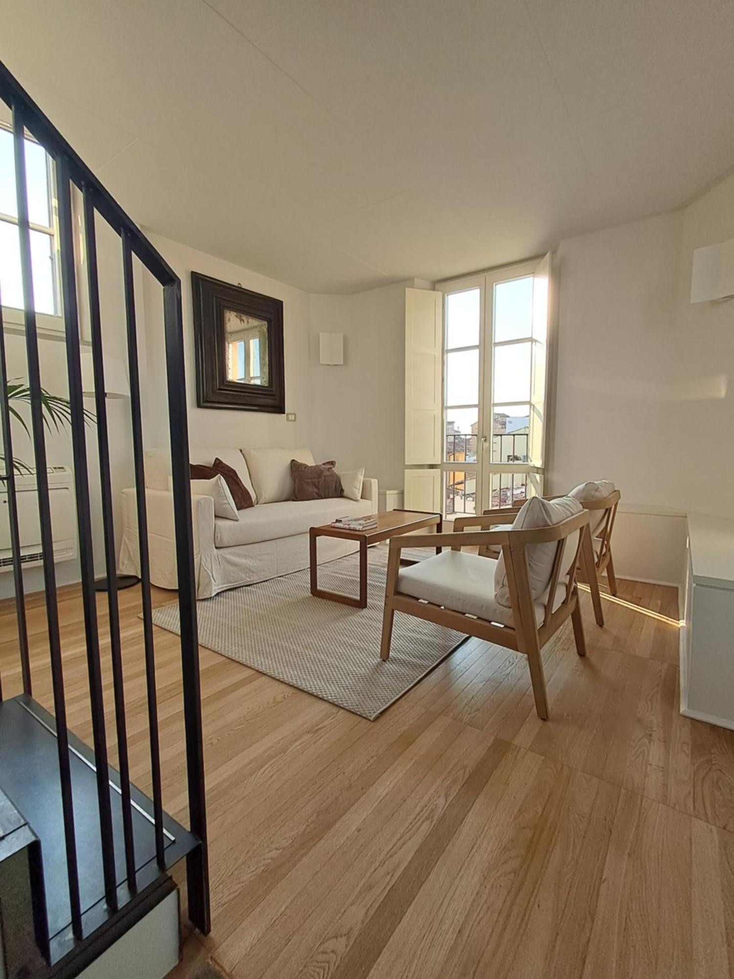 Studio Terrace Split Level