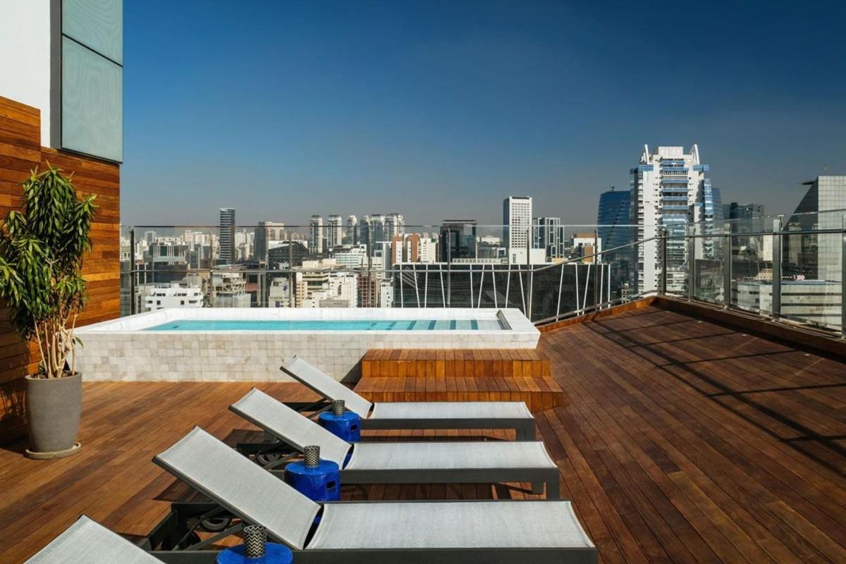 Apartamento com Varanda