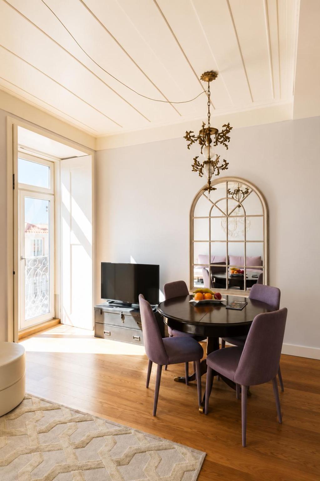 Superior One-Bedroom Apartment