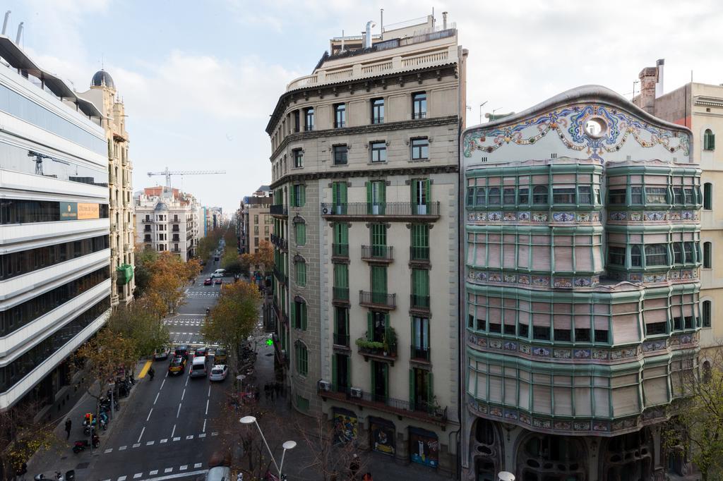 Apartamento de 5 dormitorios con terraza - Córsega 335