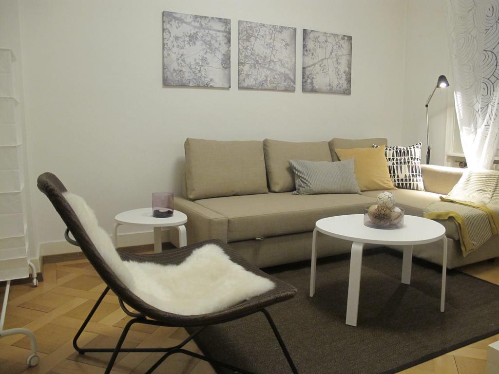 One-Bedroom Apartment Balcony,1314938344:JPEG
