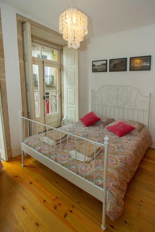 Two-Bedroom Apartment Balcony City View