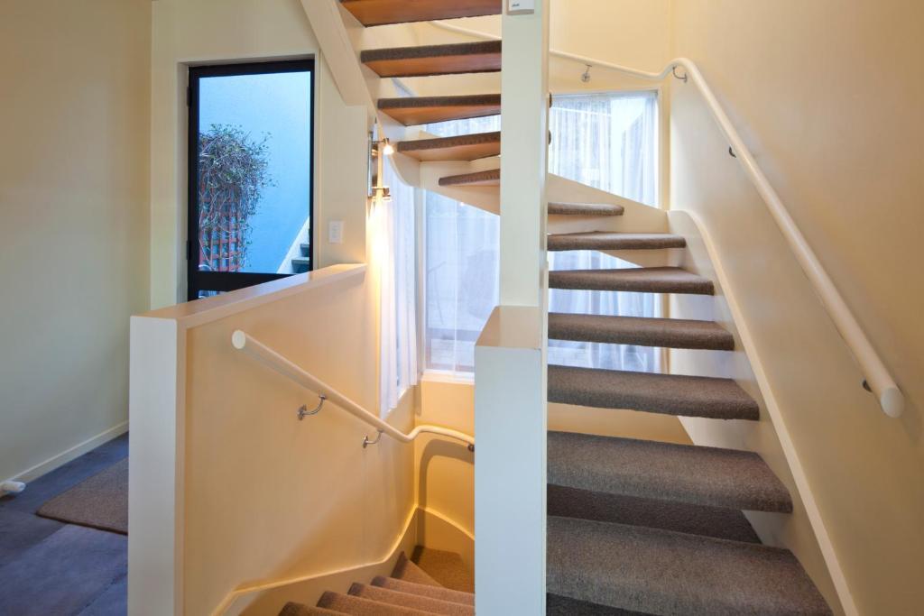 Two-Bedroom Apartment with Lake View