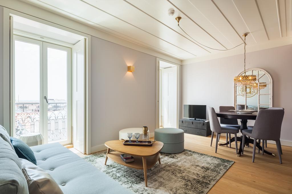 Deluxe One-Bedroom Apartment River View