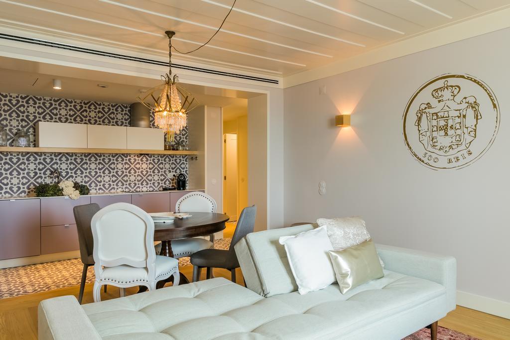 Deluxe Two-Bedroom Apartment River View