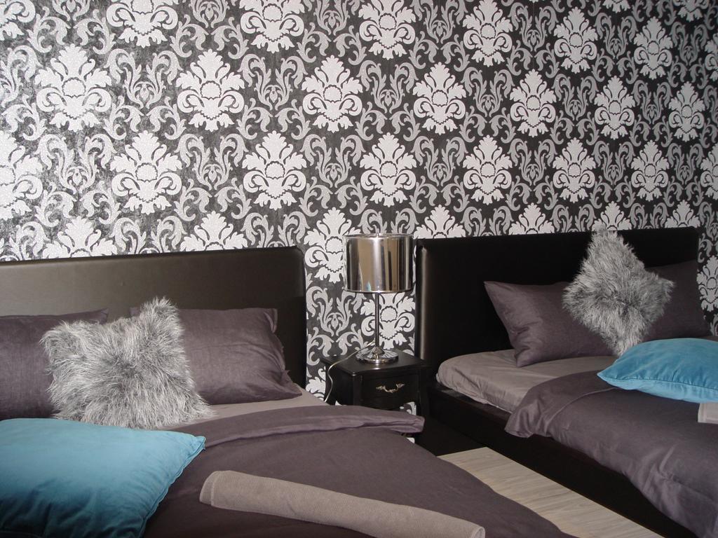 Two-Bedroom Apartment,464493519:JPEG