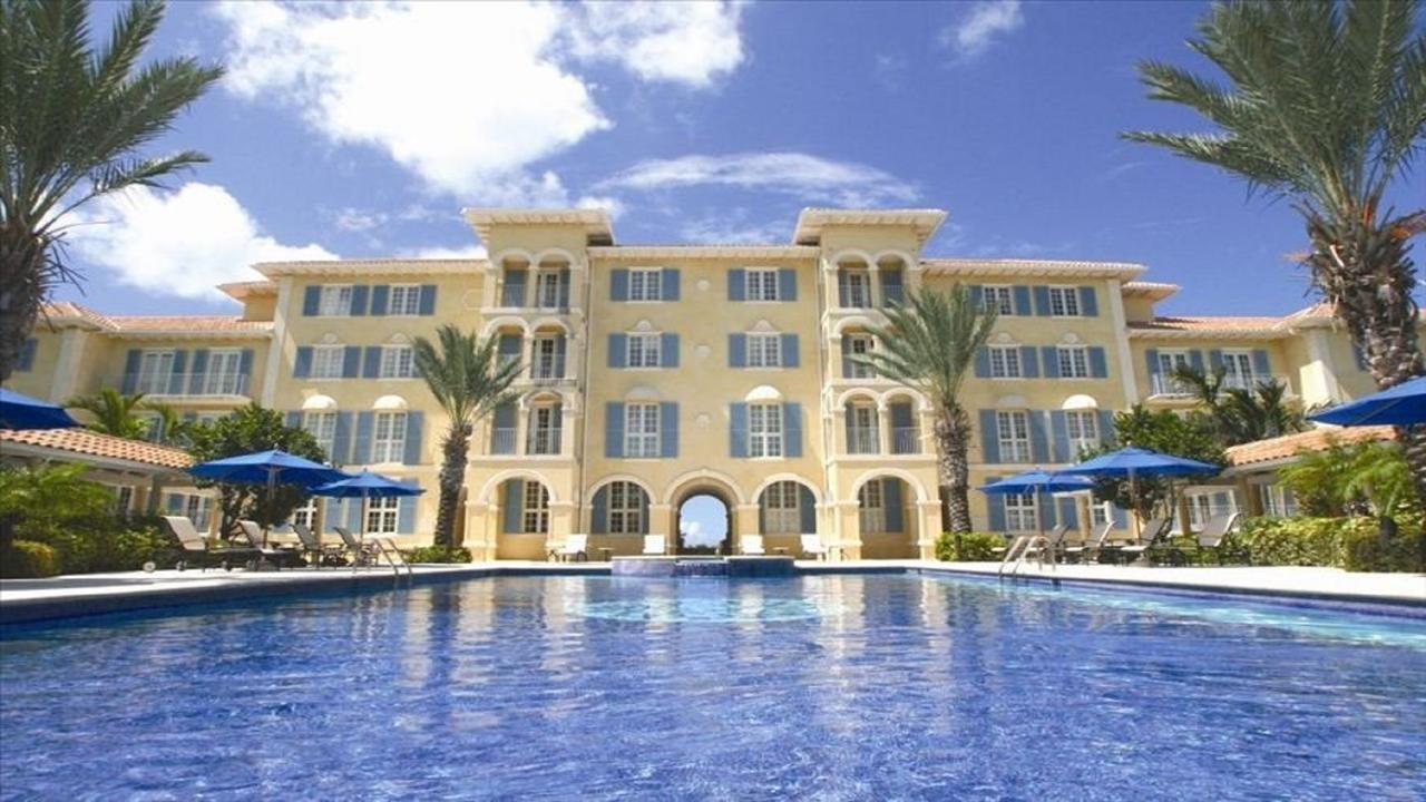 One-Bedroom Villa w or Pool Garden View