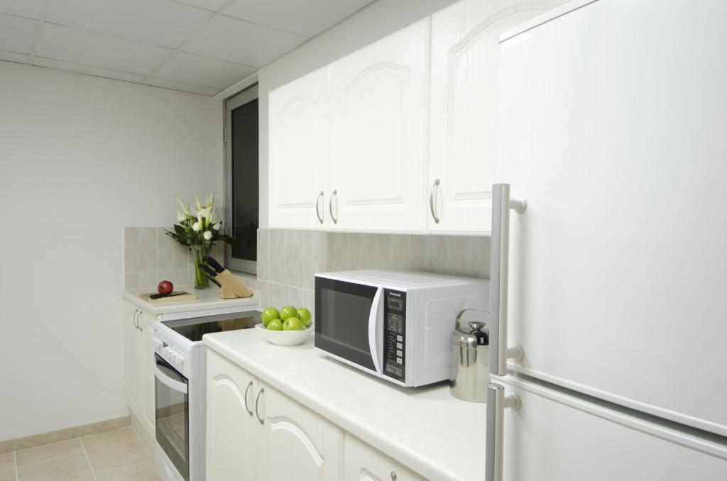 Deluxe Three-Bedroom Apartment