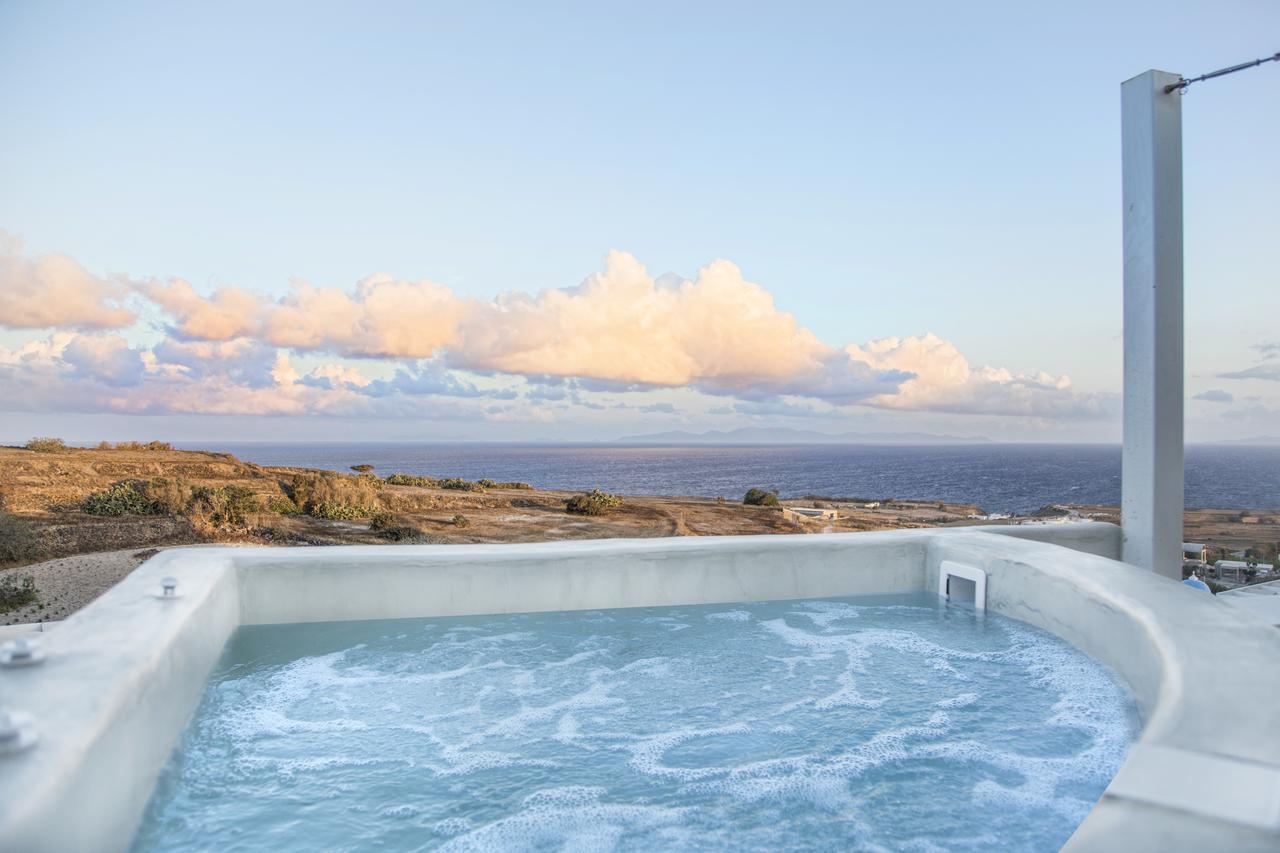Superior Hot Tub Suite