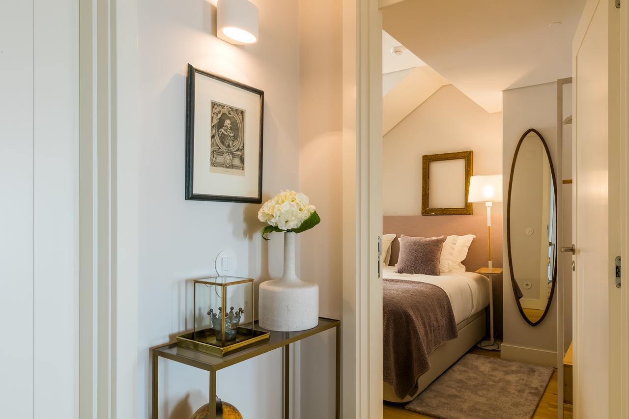 Deluxe One-Bedroom Apartment River View