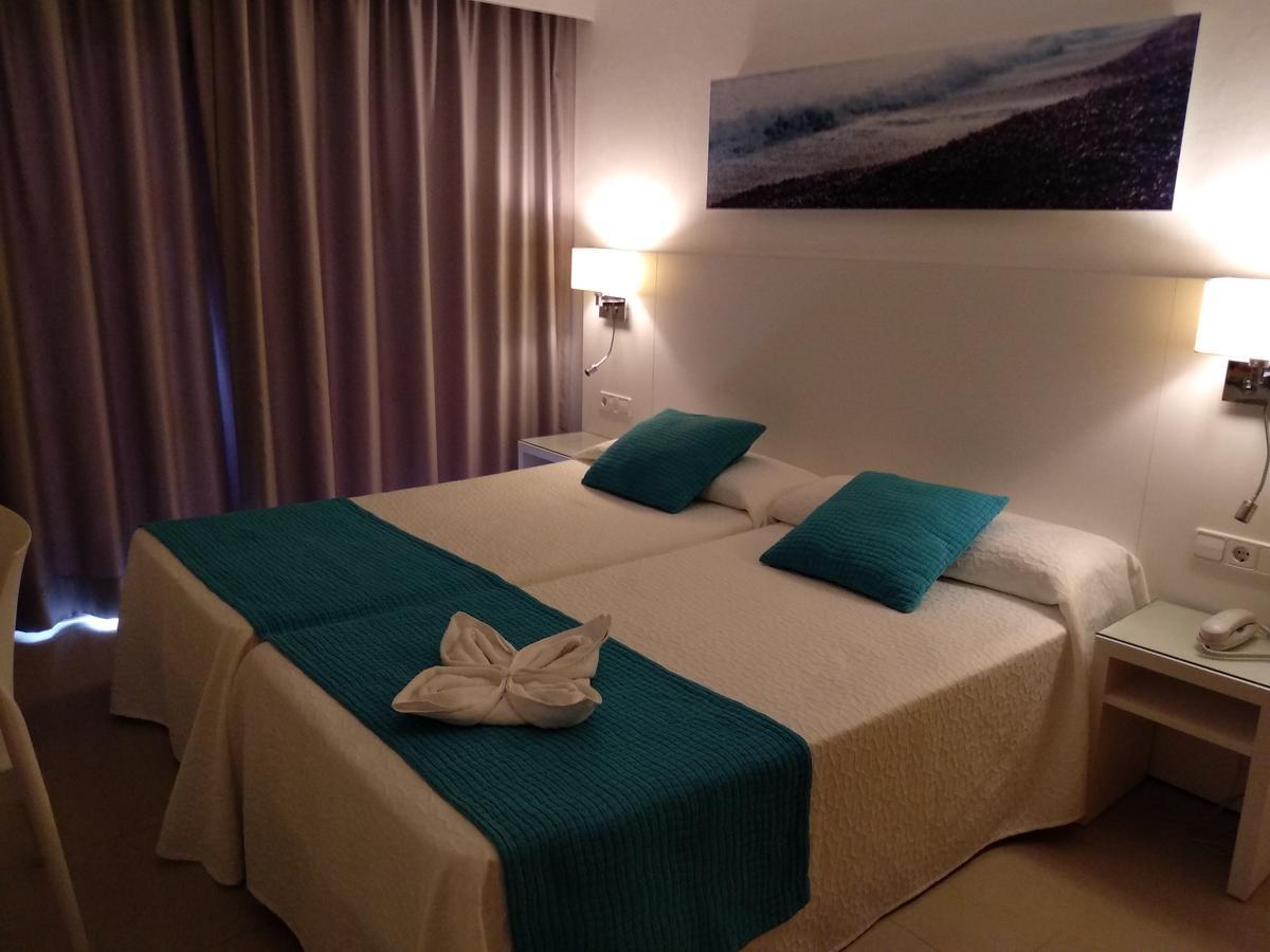 Apartamento con vistas al mar y balcón