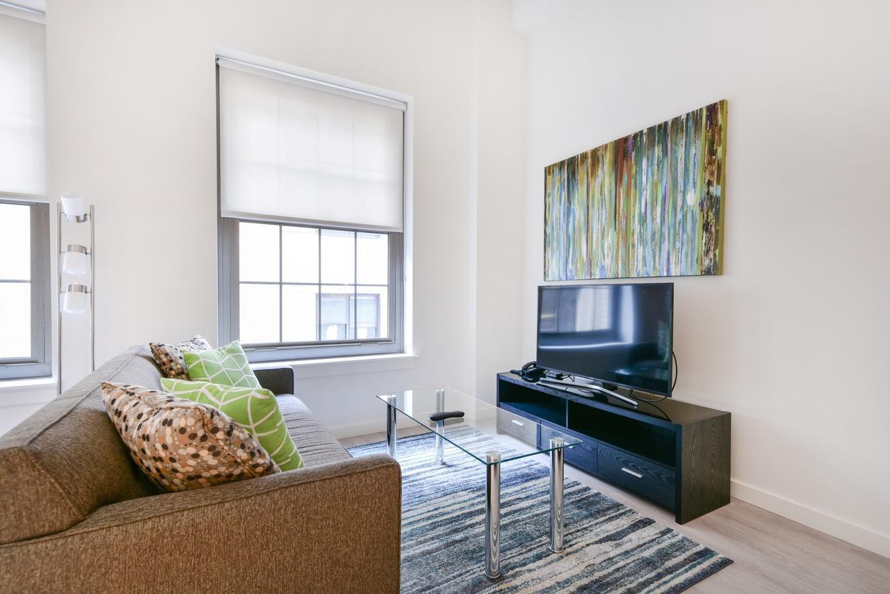 Luxury Studio Suite,696126714:JPEG