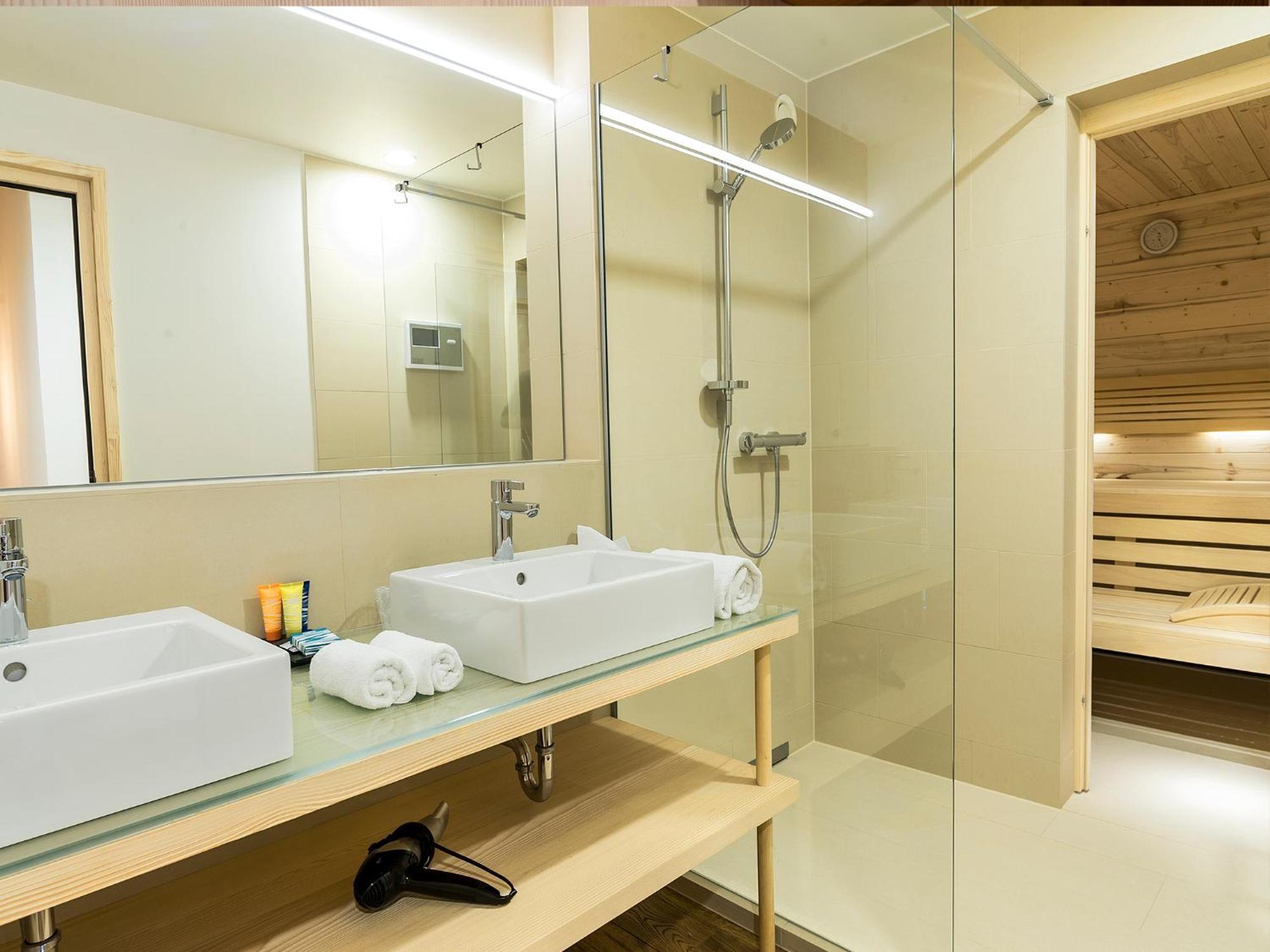 Superior Two-Bedroom Apartment Sauna
