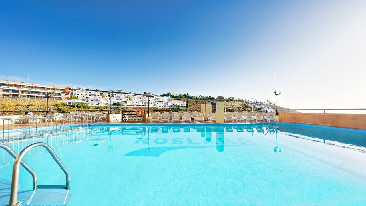 One-Bedroom Apartment Pool View