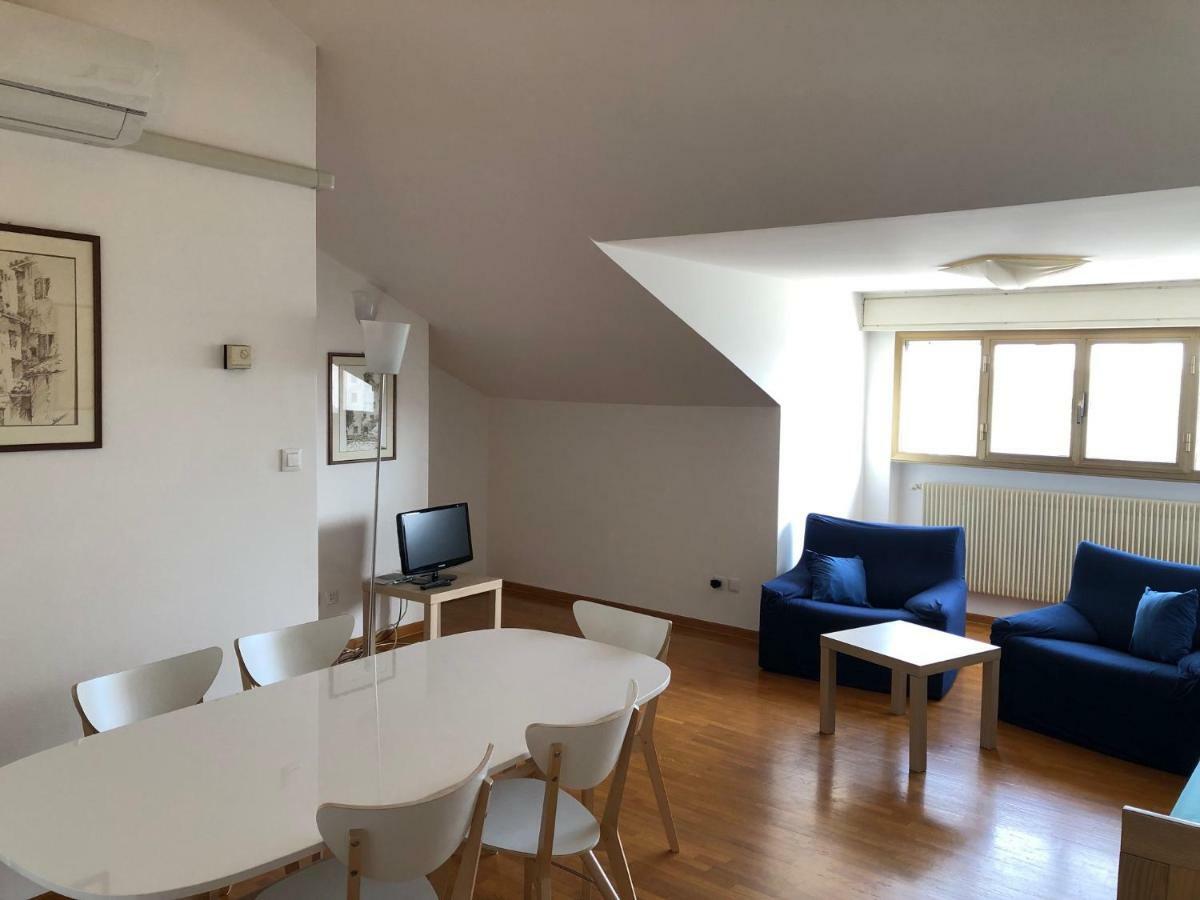 Appartamento con 2 Camere da Letto