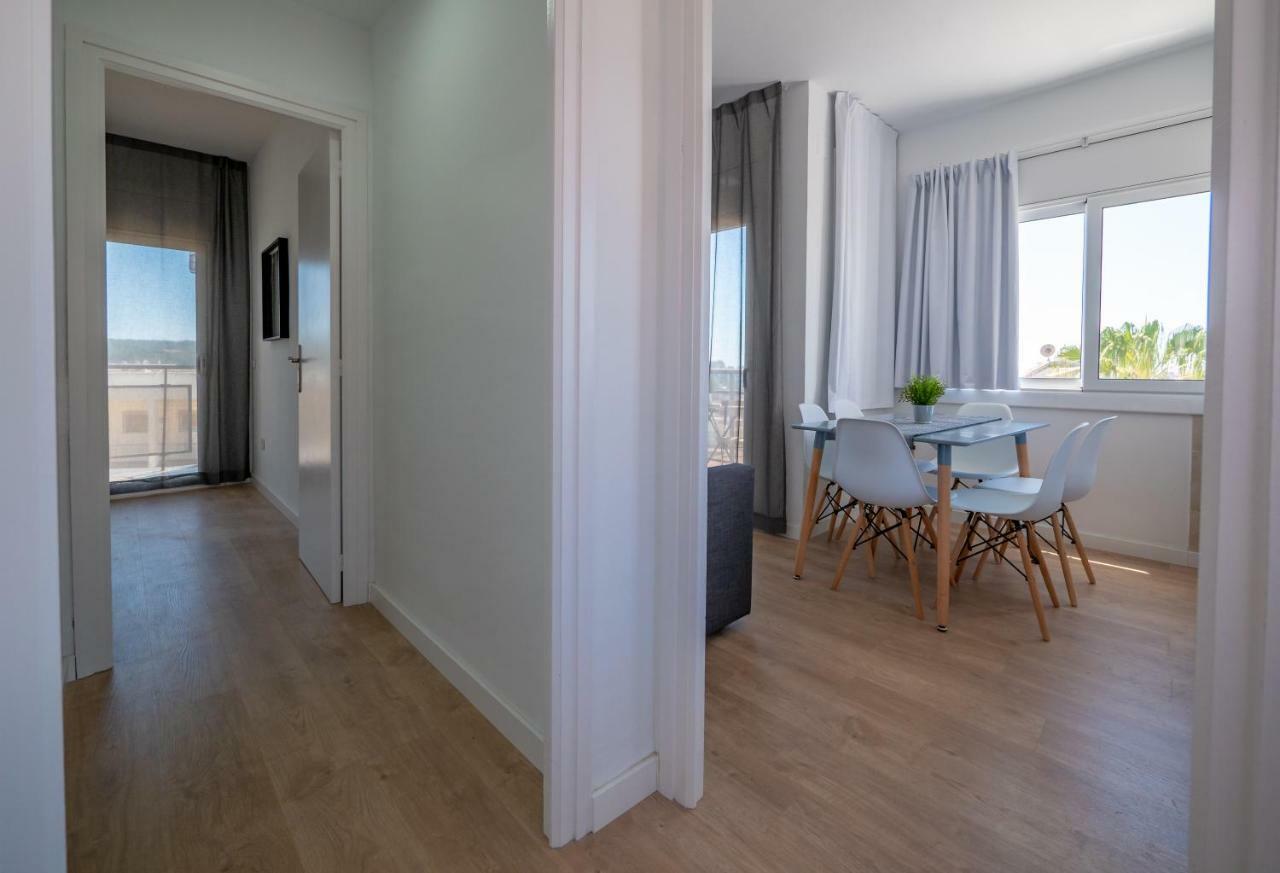 One-Bedroom Apartment,806785926:JPEG