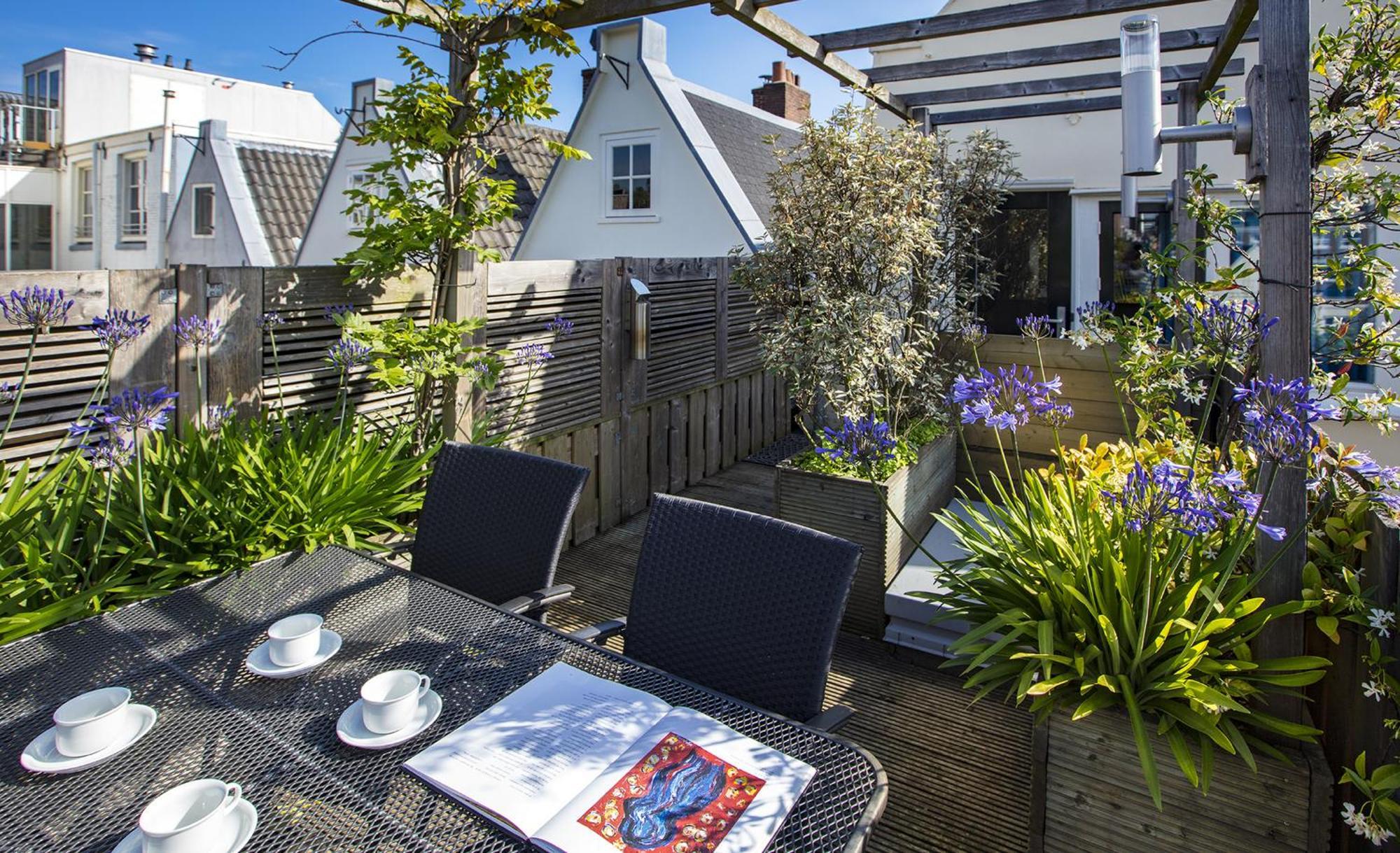 Ruim Penthouse Appartement met Balkon en Uitzicht - Karel Appel