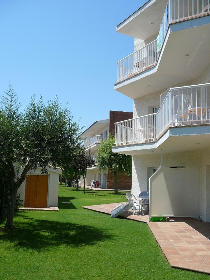 One-Bedroom Apartment with Garden View